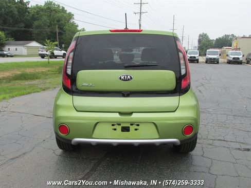 Used 2018 Kia Soul + FWD image 5