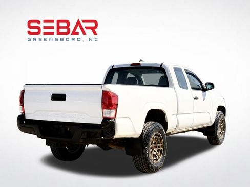 Used 2017 Toyota Tacoma SR image 7