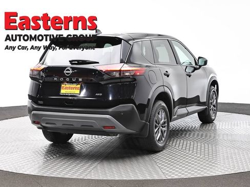 Used 2023 Nissan Rogue S AWD/4WD image 5