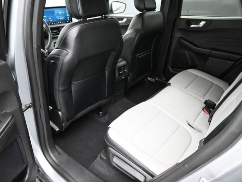 Certified 2023 Ford Escape Platinum image 24