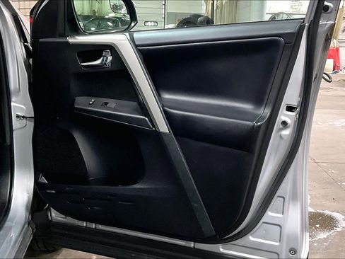 Used 2018 Toyota RAV4 XLE image 21
