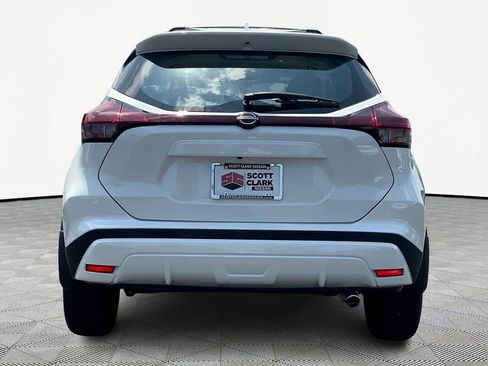 Used 2024 Nissan Kicks SR w/ SR Premium Package image 6