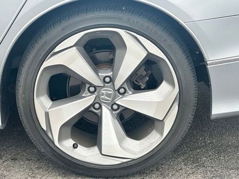 Used 2018 Honda Accord Touring image 5