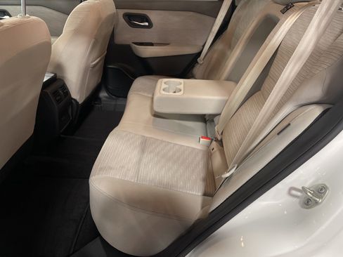 Used 2023 Nissan Rogue SV image 11