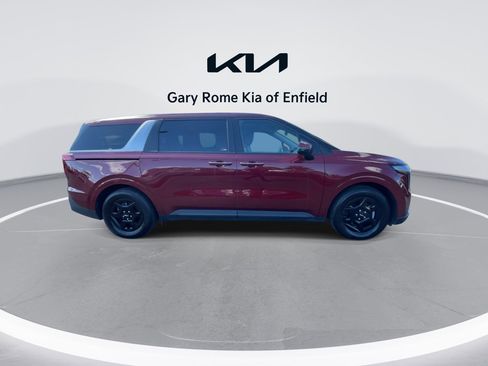 Used 2025 Kia Carnival FWD image 9