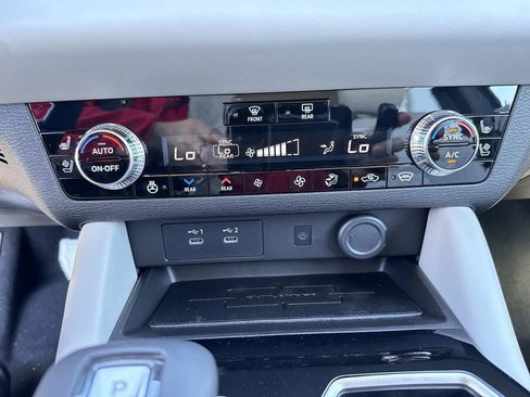 New 2026 Mitsubishi Outlander SEL AWD/4WD image 35