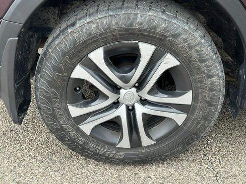 Used 2017 Toyota RAV4 LE image 7