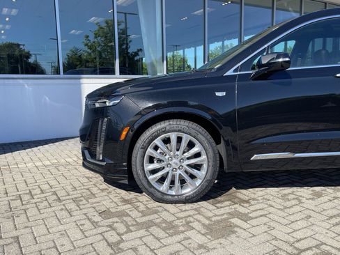 Used 2024 Cadillac XT6 Premium Luxury w/ LPO, Floor Liner Package AWD/4WD image 9