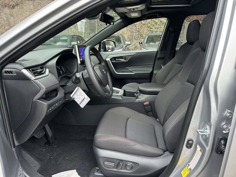 New 2025 Toyota RAV4 SE image 16