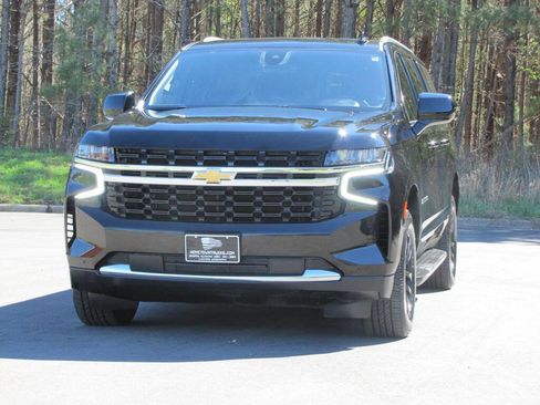 Used 2023 Chevrolet Suburban LS image 9
