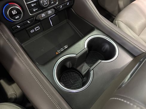 Used 2023 Chevrolet Tahoe Z71 w/ Luxury Package image 34