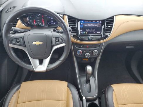 Used 2020 Chevrolet Trax LT w/ Driver Confidence Package FWD image 16