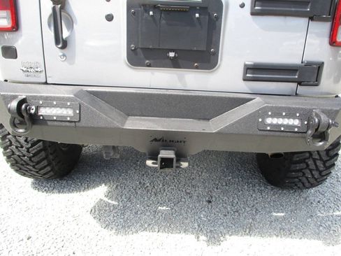 Used 2018 Jeep Wrangler Unlimited Sport S AWD/4WD image 31