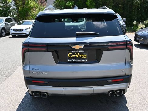 Used 2024 Chevrolet Traverse LT FWD image 41