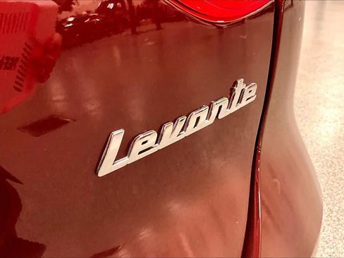 Used 2017 Maserati Levante S AWD/4WD image 10