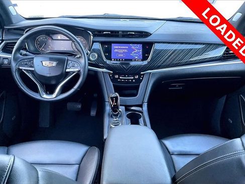 Used 2025 Cadillac XT6 Premium Luxury image 15