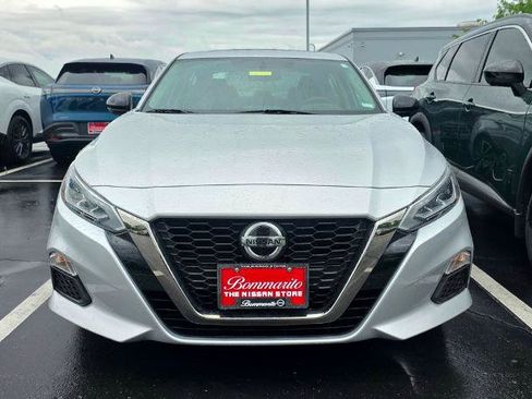 Used 2019 Nissan Altima 2.5 SR w/ SR Premium Package FWD image 3
