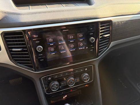 Used 2022 Volkswagen Atlas SE FWD image 18
