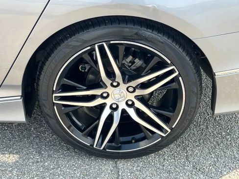 Used 2022 Honda Accord Touring image 39