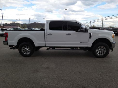 Used 2017 Ford F250 Lariat w/ Lariat Ultimate Package AWD/4WD image 21