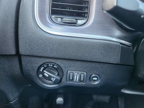 Used 2017 Dodge Charger R/T w/ Plus Group RWD image 22