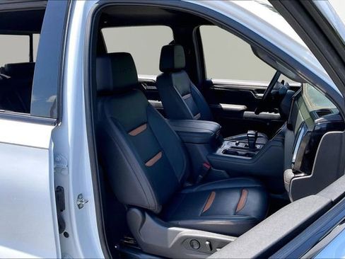 Used 2024 GMC Sierra 1500 AT4 w/ Technology Package AWD/4WD image 19