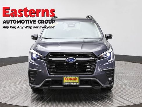 Used 2023 Subaru Ascent Onyx Edition AWD/4WD image 2