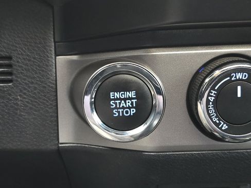 Used 2023 Toyota Tacoma Limited image 33