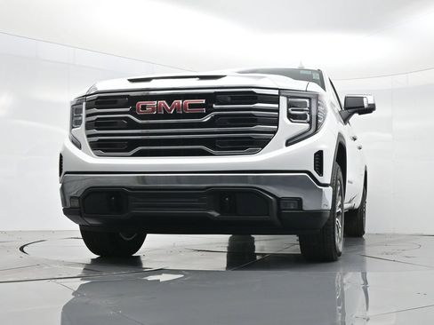 Used 2025 GMC Sierra 1500 SLT image 44