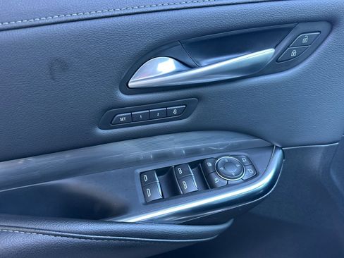 Used 2024 Cadillac XT4 Premium Luxury image 11