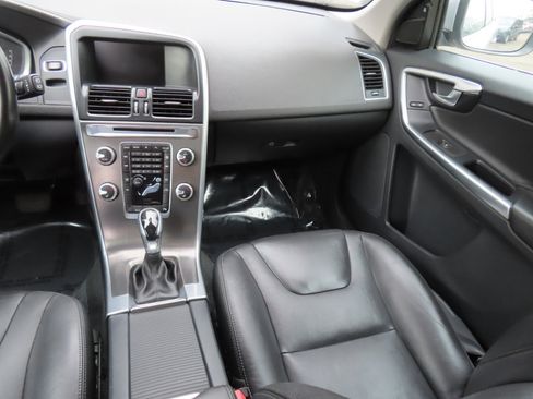 Used 2016 Volvo XC60 T6 image 13
