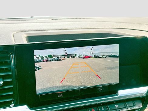 Used 2025 GMC Sierra 1500 SLT RWD image 17