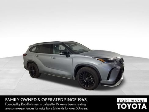 Used 2025 Toyota Highlander XSE AWD/4WD image 5