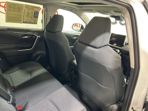 Used 2025 Toyota RAV4 XLE image 17