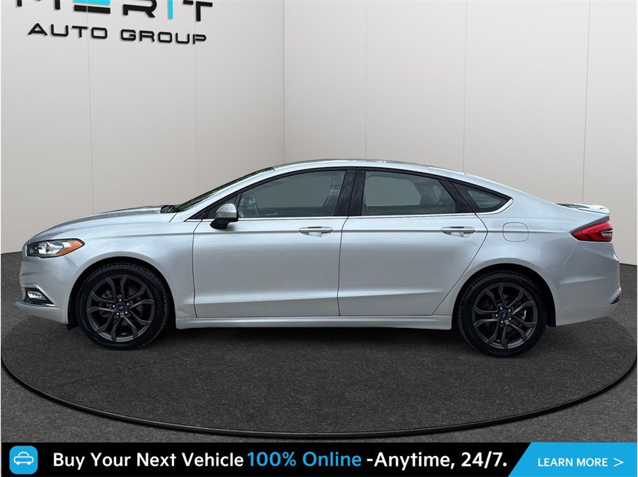 Used 2018 Ford Fusion SE w/ Equipment Group 201A FWD image 5