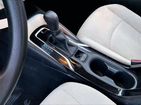 Used 2021 Toyota Corolla LE image 20