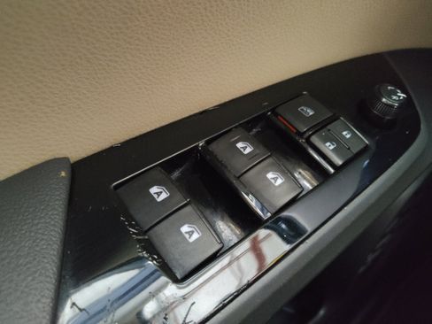Used 2016 Toyota Prius Four FWD image 27