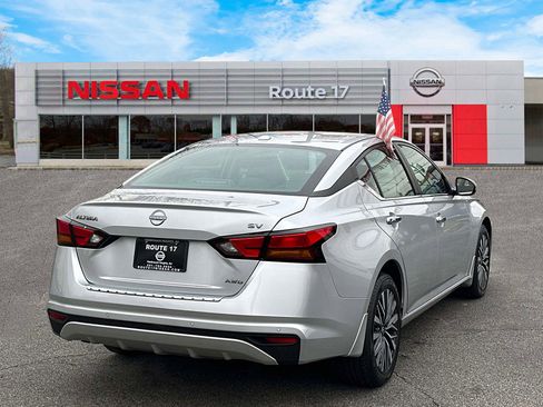 Used 2023 Nissan Altima 2.5 SV image 4