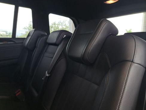 Used 2018 Mercedes-Benz GLS 450 4MATIC image 8