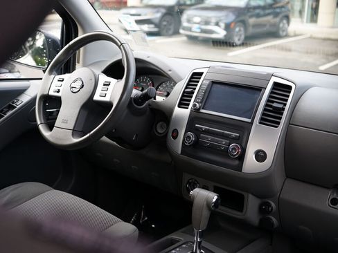 Used 2019 Nissan Frontier SV image 26