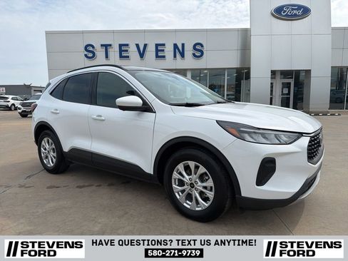 Used 2024 Ford Escape Active w/ Tech Pack #2 FWD image 1