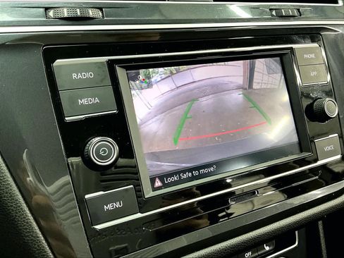 Used 2024 Volkswagen Tiguan S image 23