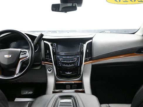 Used 2020 Cadillac Escalade Premium Luxury w/ LPO, Radiant Package image 15
