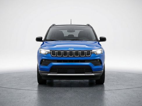 Used 2025 Jeep Compass Limited AWD/4WD image 2