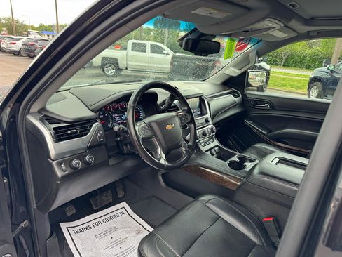 Used 2019 Chevrolet Suburban LT image 17