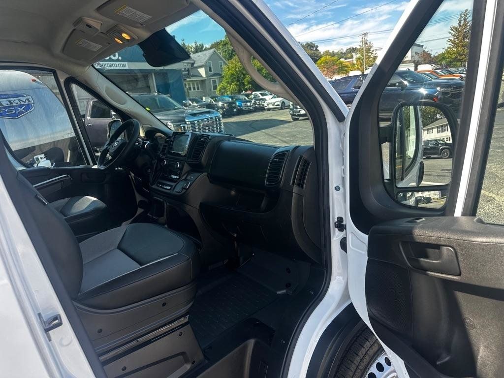 Used 2024 RAM ProMaster 2500 FWD image 11