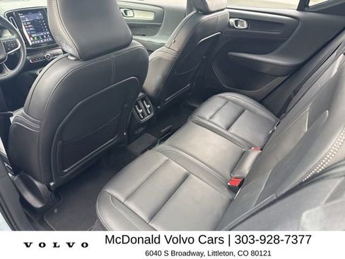 Used 2025 Volvo XC40 B5 Core image 14
