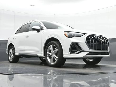 Used 2020 Audi Q3 2.0T Premium w/ Convenience Package AWD/4WD image 10