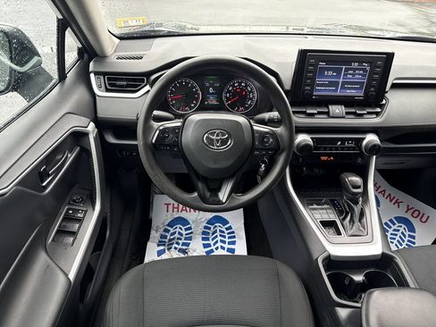 Used 2021 Toyota RAV4 LE AWD/4WD image 15