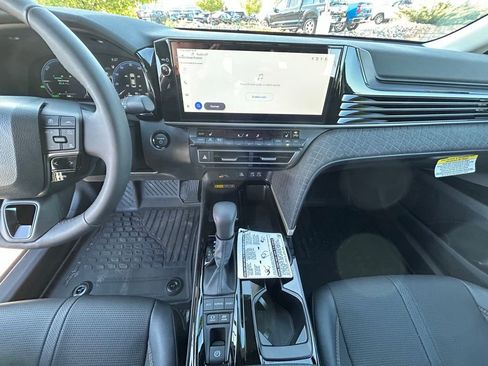 Used 2026 Toyota Camry XLE FWD image 17